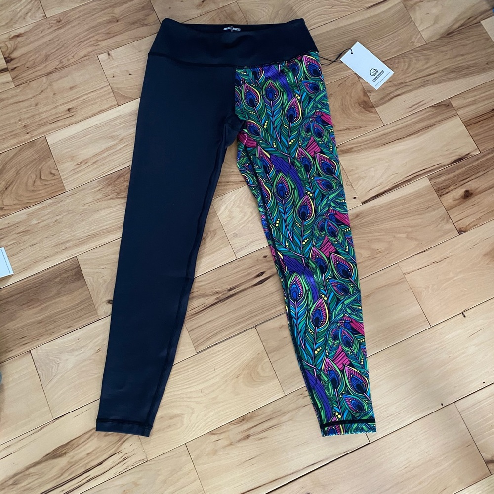 FMFM feathers leggings, S NWT